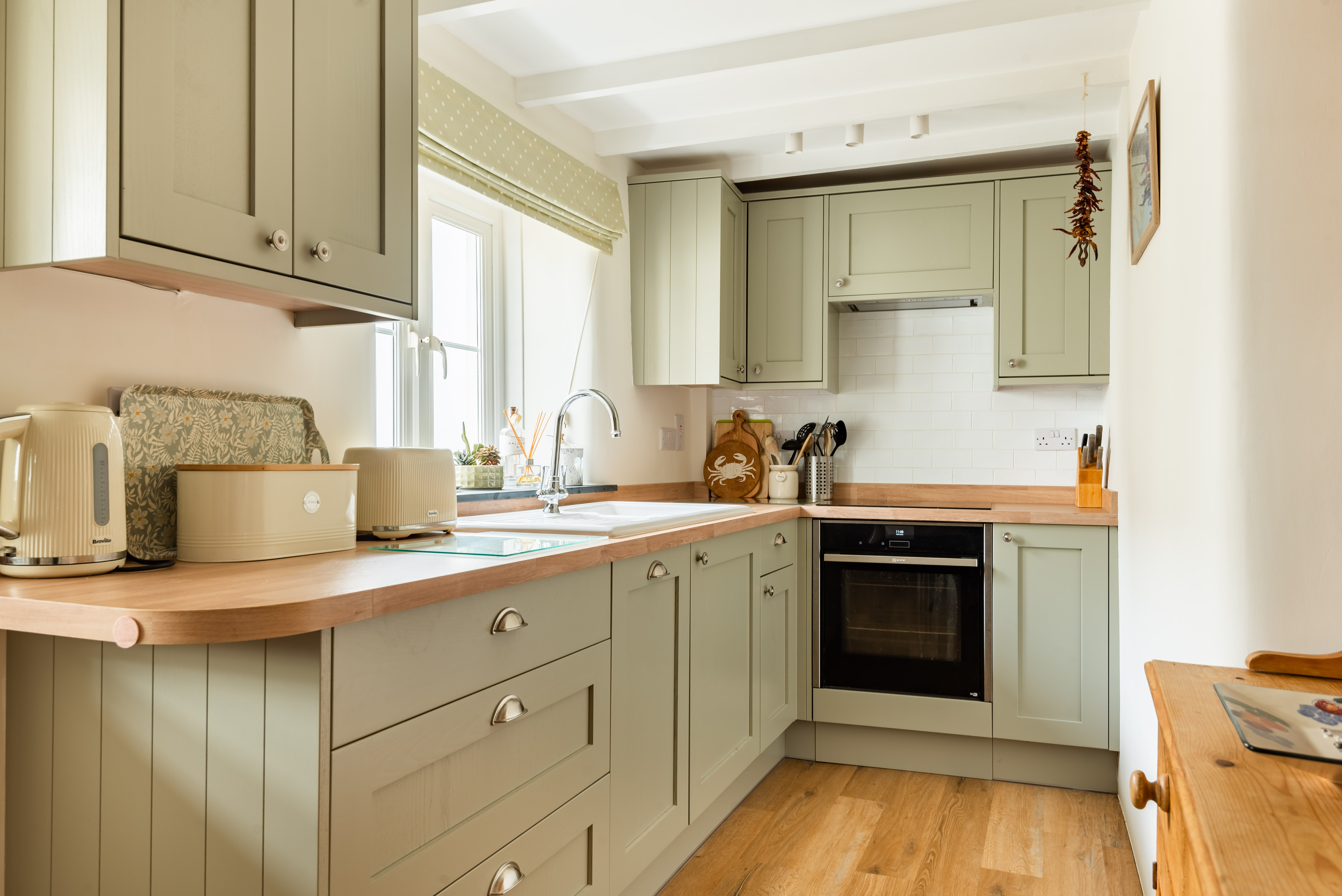 The pretty kitchen