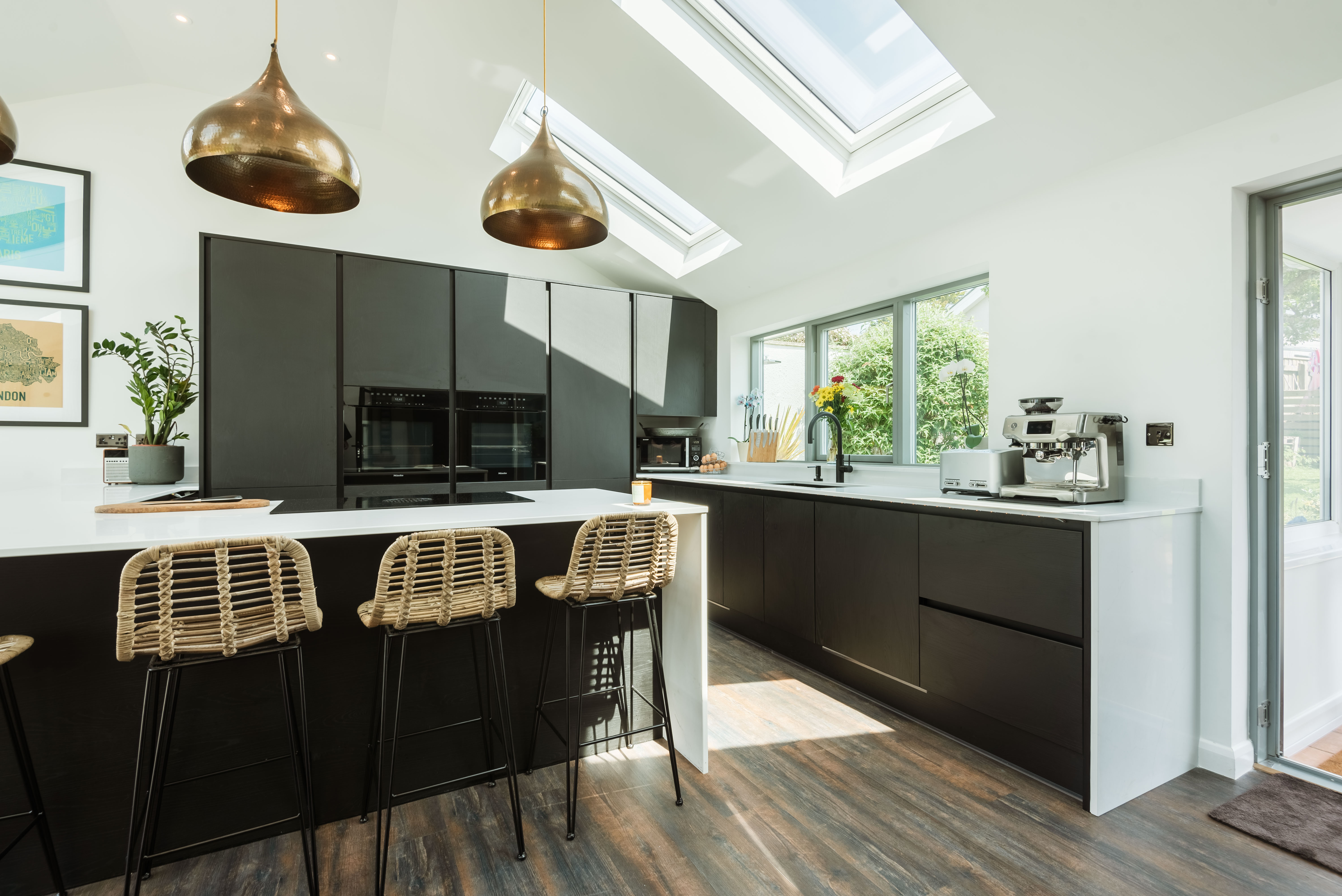 The stunning kitchen diner in this gorgeous holiday home on the water near Kingsbridge, South Devon.