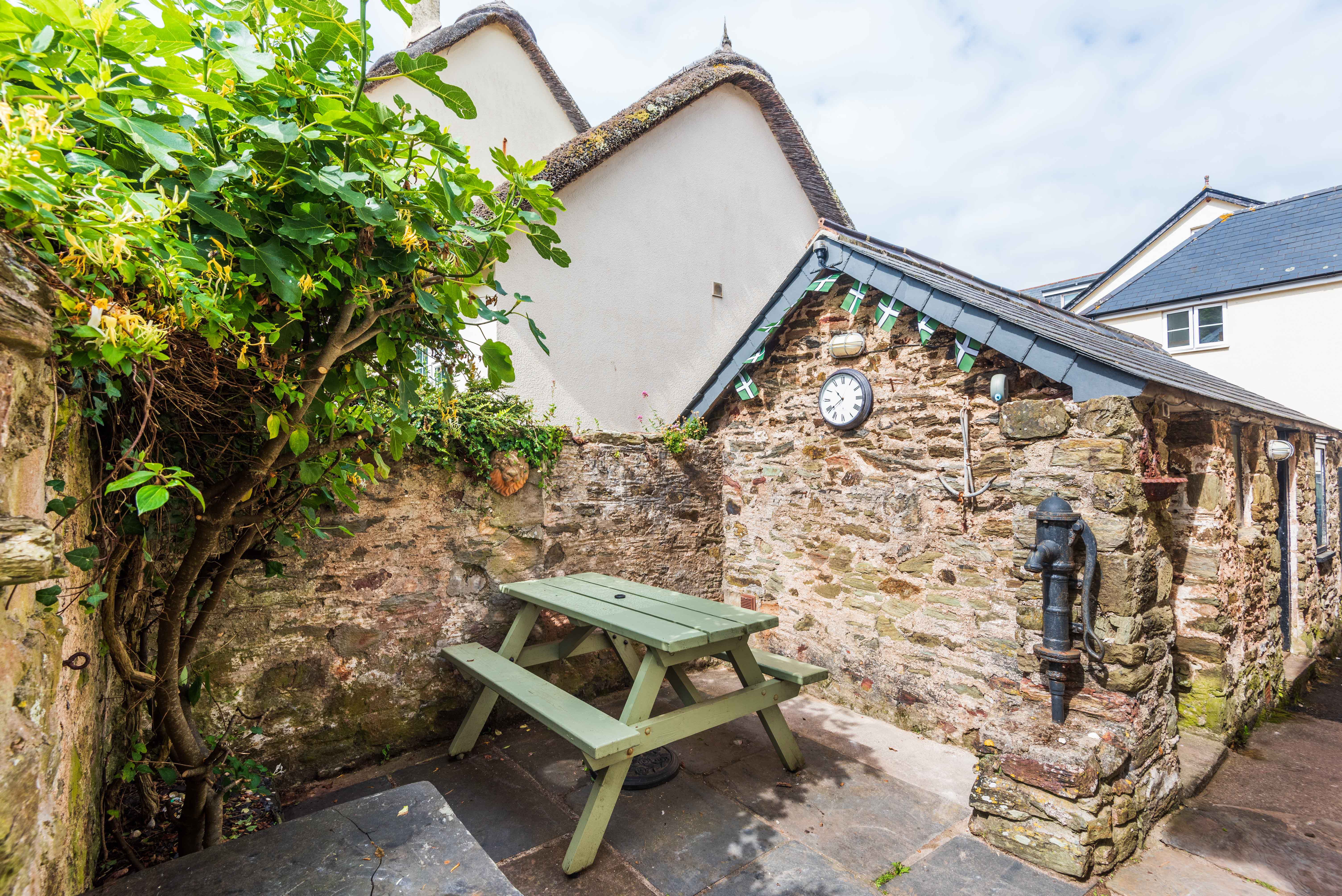 The small courtyard.