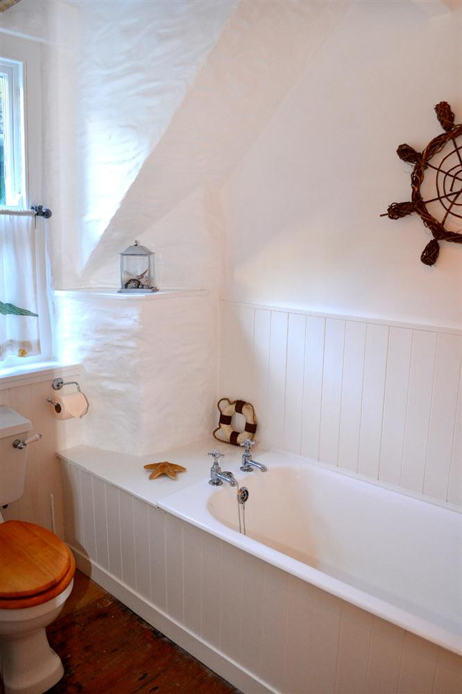 The ensuite bathroom