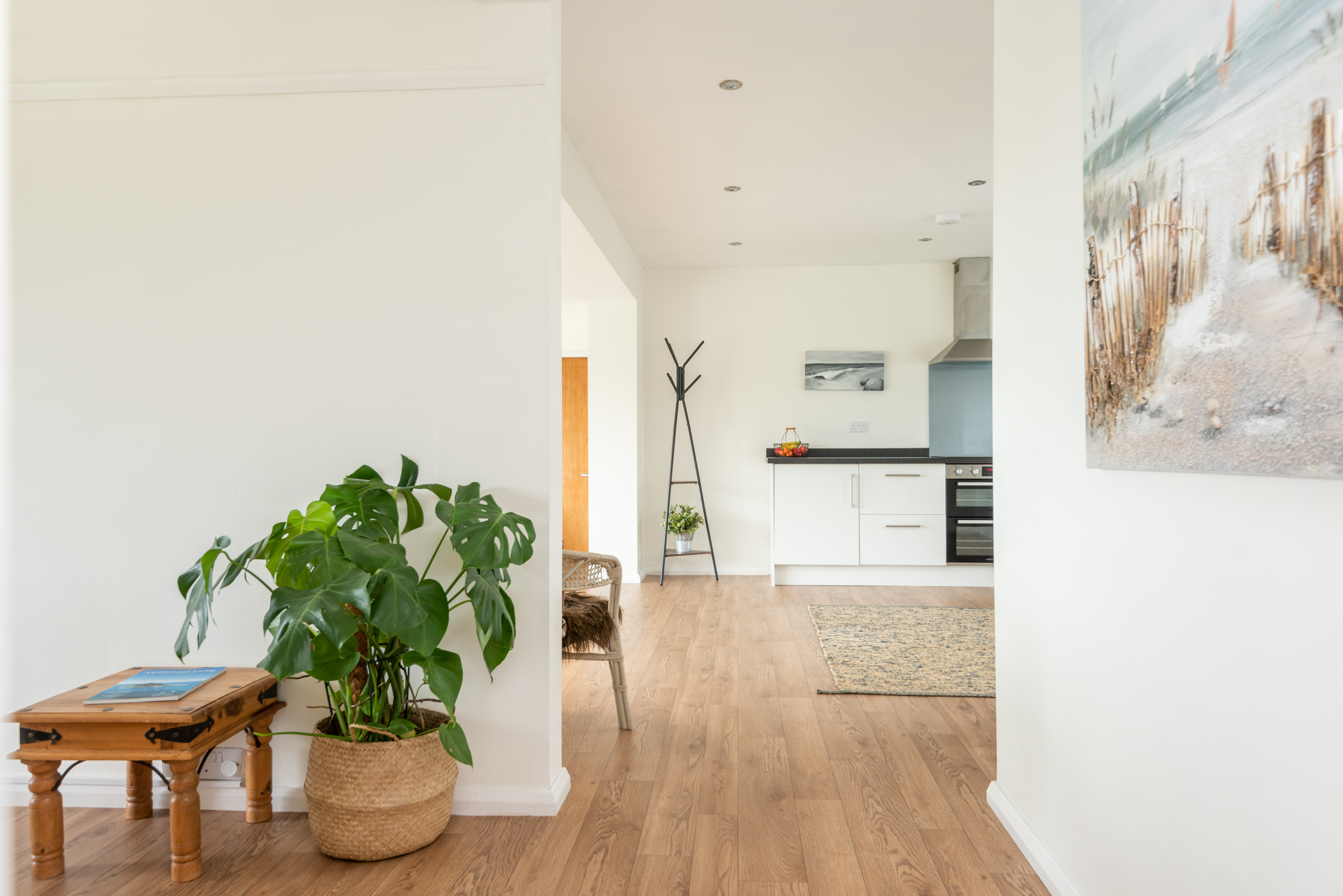 Looking through to kitchen