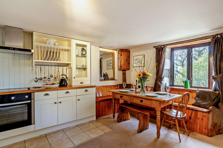 Kitchen/diner continued