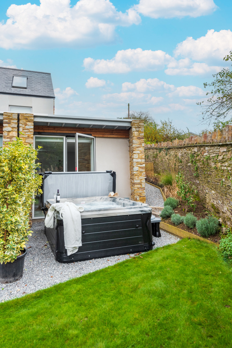 Relax in the stunning hot tub
